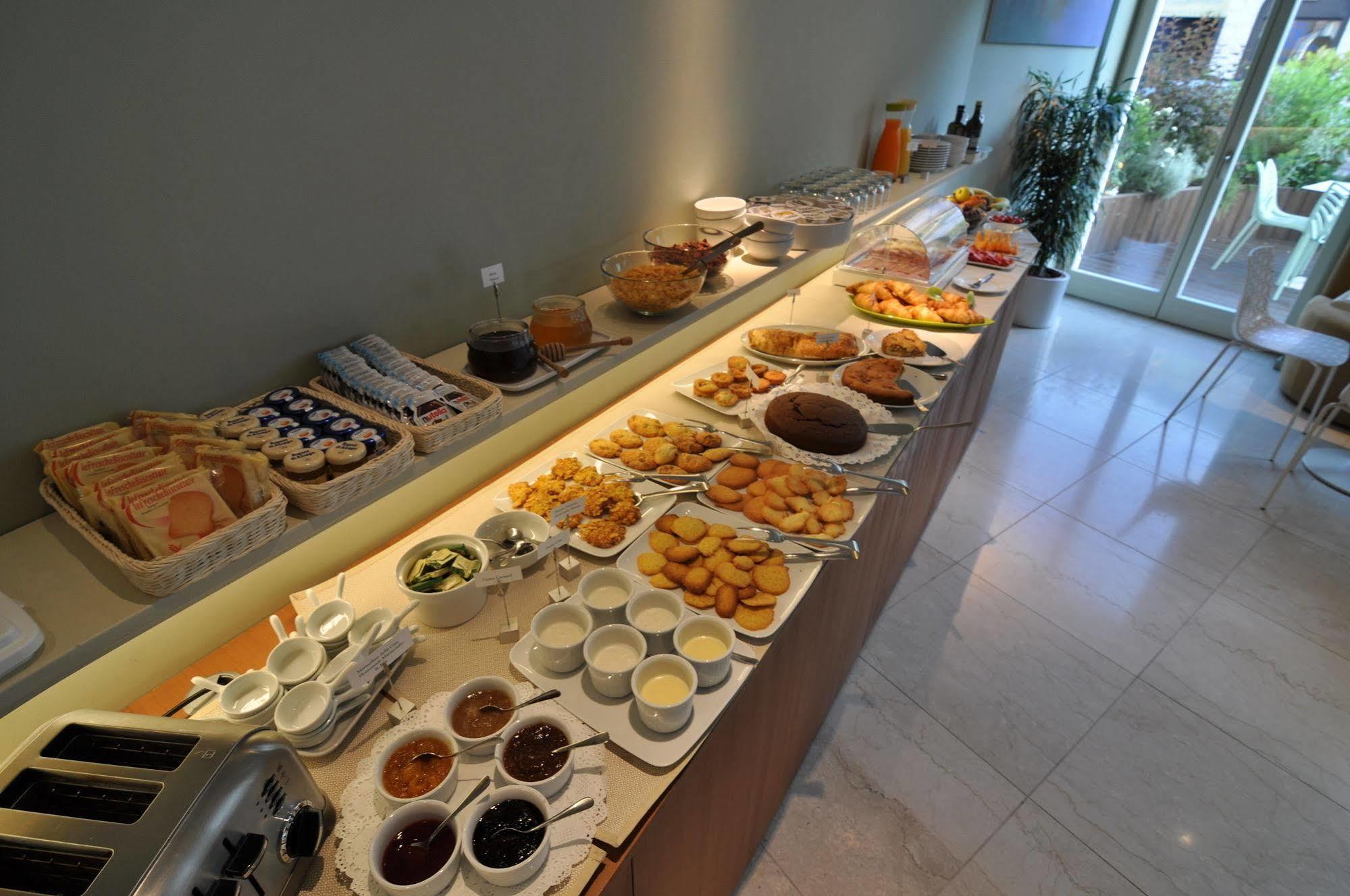 Aromi Piccolo Hotel Salò